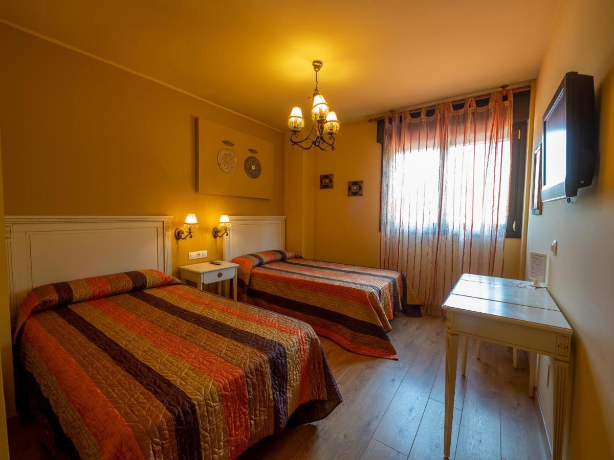 Standard Twin Room,1418031093:JPEG